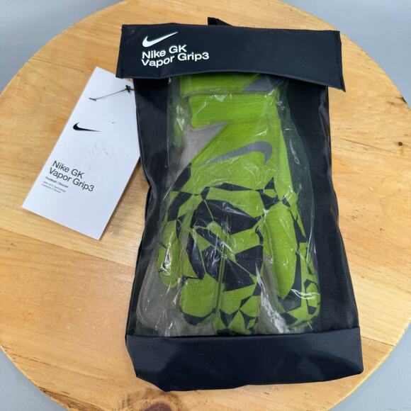 Size 9 - Nike Vapor Grip3 Goalkeeper Gloves Volt Black Soccer Goalie HQ0304-702 - Picture 3 of 7